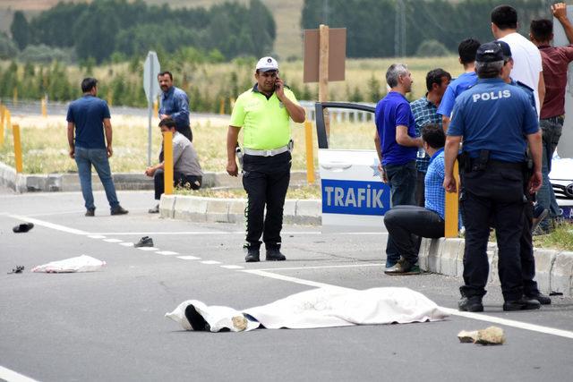 Otomobilin &ccedil;arptığı yaya hayatını kaybetti 1