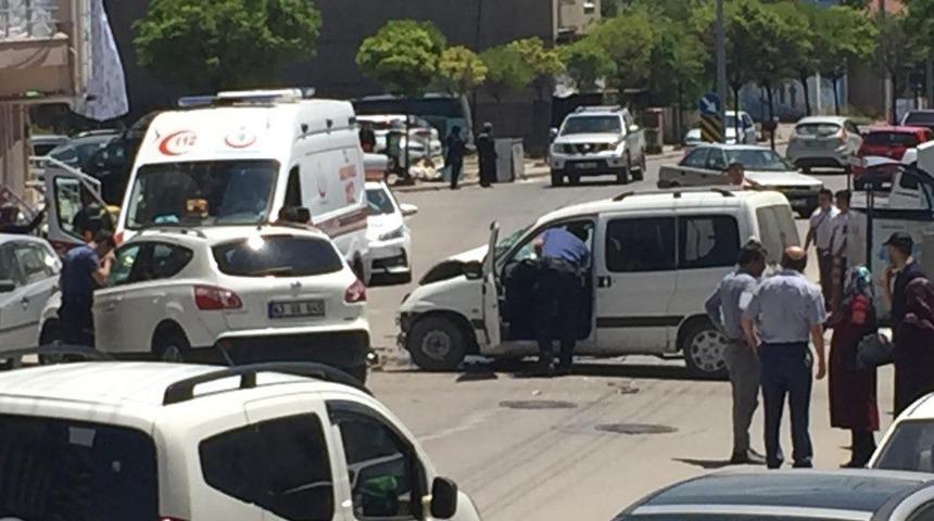 Tavşanlı&rsquo;da trafik kazası: 2 yaralı