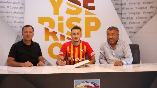 Kayserispor, Ömer Uzun'u kadrosuna kattı