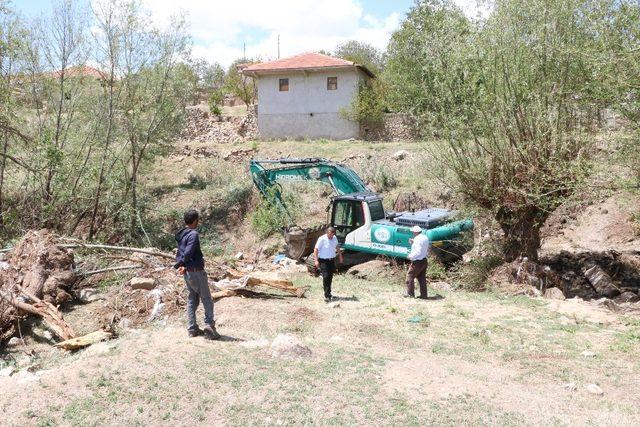 Milletvekili Başer, sel ve doludan zarar gören köylerde incelemelerde bulundu