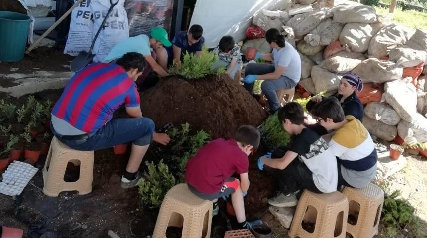 Gen&ccedil; &ccedil;ift&ccedil;iler yaz kampında