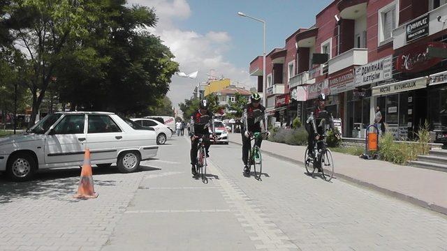 15 Temmuz şehitleri için pedal çeviren 3 öğretmen Kulu’da