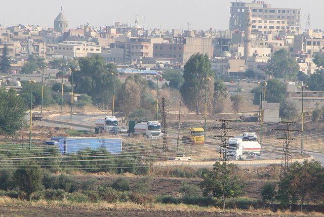 Irak yönünden Suriye'ye gelen ABD konvoyu, gündüz görüntülendi