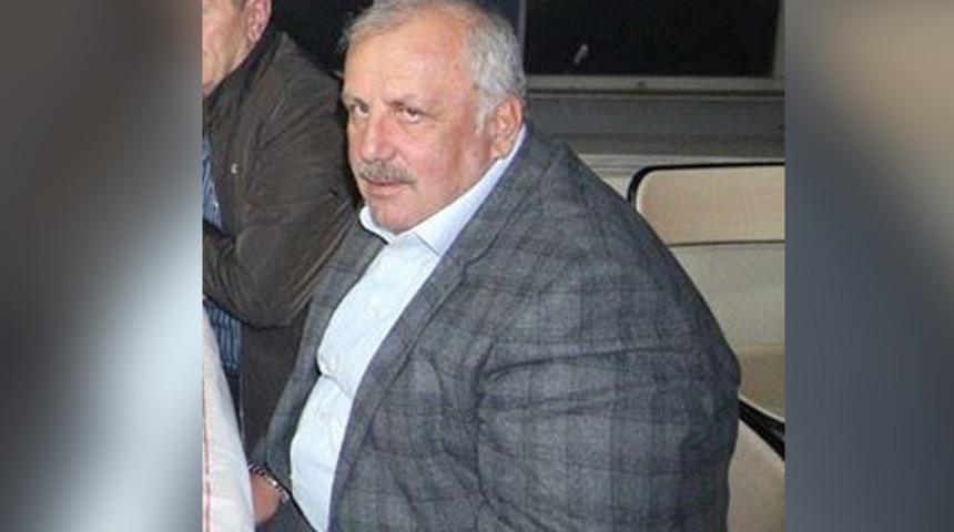 Eski müsteşar yardımcısı evinde asılmış halde bulundu 