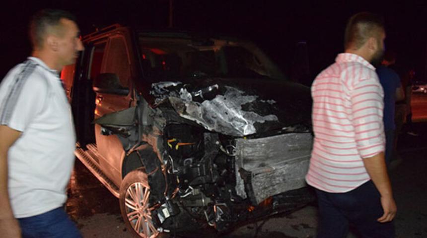 Sakarya'da gece yarısı feci kaza: Yaralılar var!