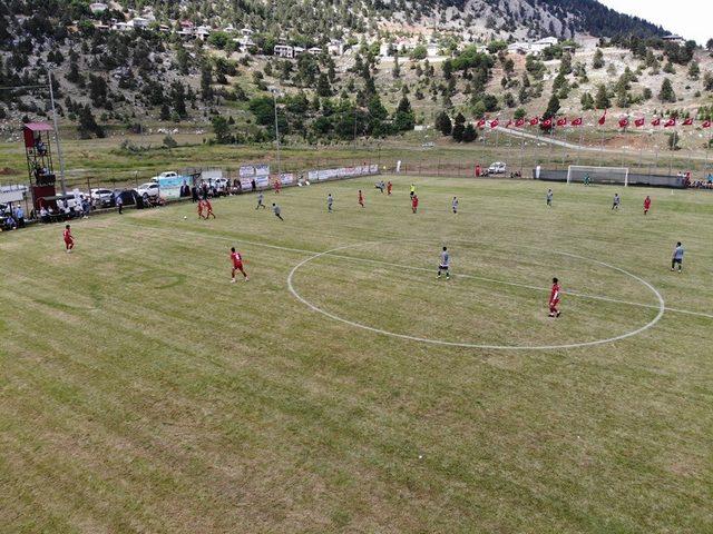 Karaisalı Kaymakamı Korkutata’dan futbol turnuvasına destek