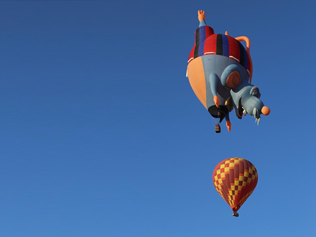 Kapadokya'da festival balonları son kez u&ccedil;tu