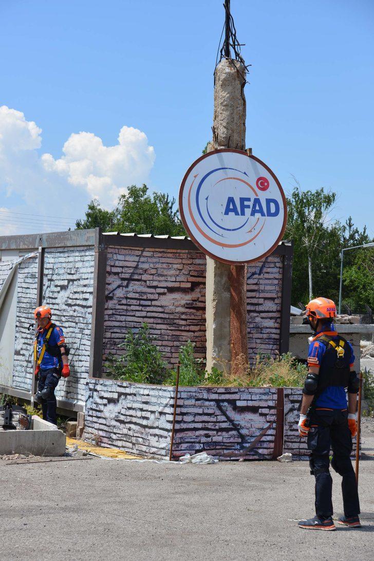 Erzurum'da öğretmenlerden gerçeği aratmayan tatbikat G4