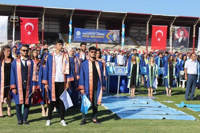 Bandırma Onyedi Eylül Üniversitesi Mezuniyet Sevinci