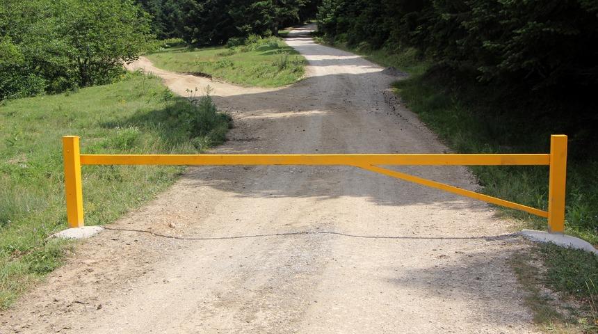 Doğa harikası At Yaylası'na demir kapılı &ouml;nlem