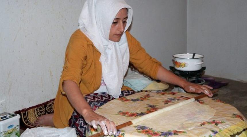 Bingöl'de evde yaptıkları baklava beğenilince üretime geçtiler 