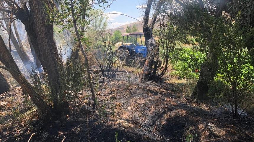 Şuhut’ta arazide yangın çıktı