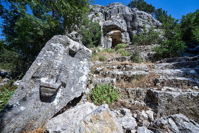 Alanya'daki Ayasofya'da tarih talanı