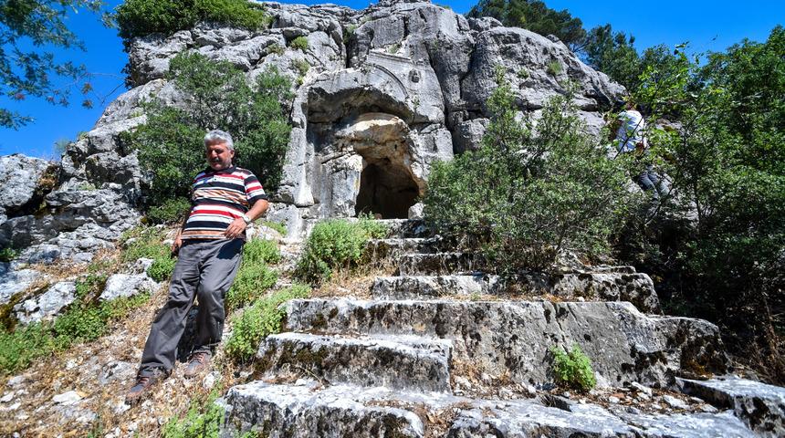Alanya'daki Ayasofya'da tarih talanı