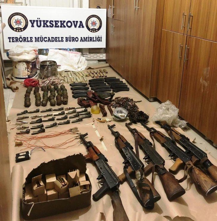 Yüksekova’da çok sayıda silah ve patlayıcı madde ele geçirildi G1