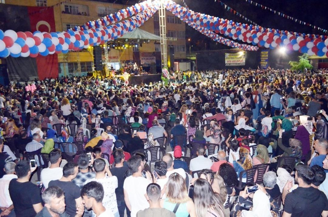 &Ccedil;emişgezek&rsquo;te Dut ve Peynir Festivali  sona erdi