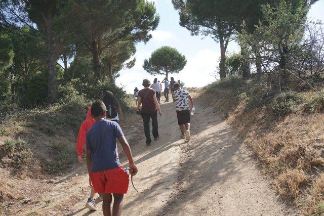 Kapıdağ’ı Gezdiler, Plastik Atık Topladılar