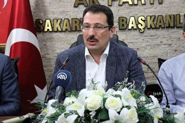 AK Parti Genel Başkan Yardımcısı Yavuz Sakarya’da belediye başkanlarıyla buluştu