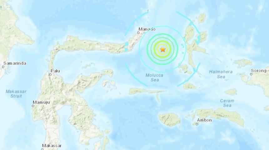 Endonezya'da 7,1 büyüklüğünde deprem! Tsunami uyarısı yapıldı
