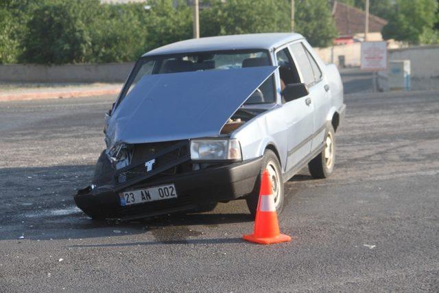 Elazığ’da trafik kazası:3 yaralı