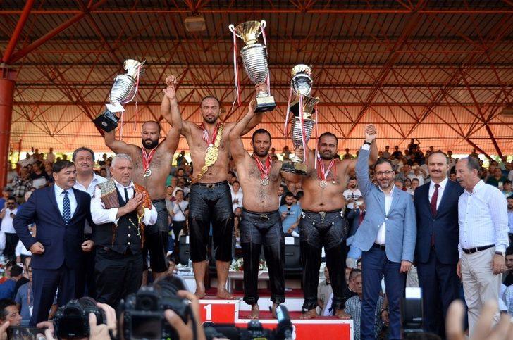 Ali Gürbüz altın kemeri taktı G2