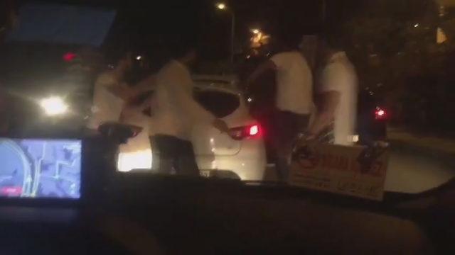 Şişli'de trafikte tartıştıkları sürücüye tekme tokat saldırdılar