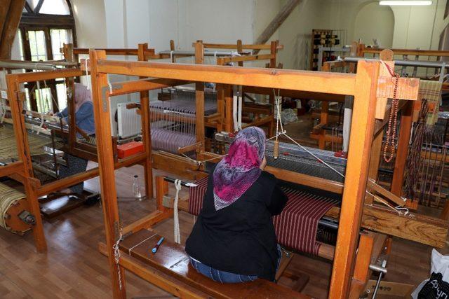 Gazenne dokuması kadınlara hem meslek hem de gelir kapısı oluyor