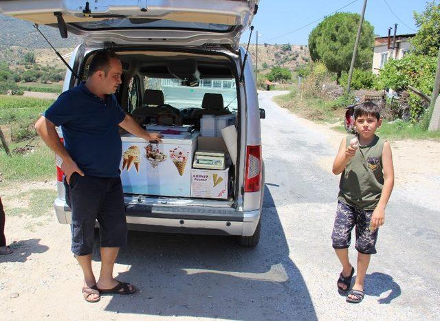 Aşırı sıcaklar dondurmacıların yüzünü güldürdü