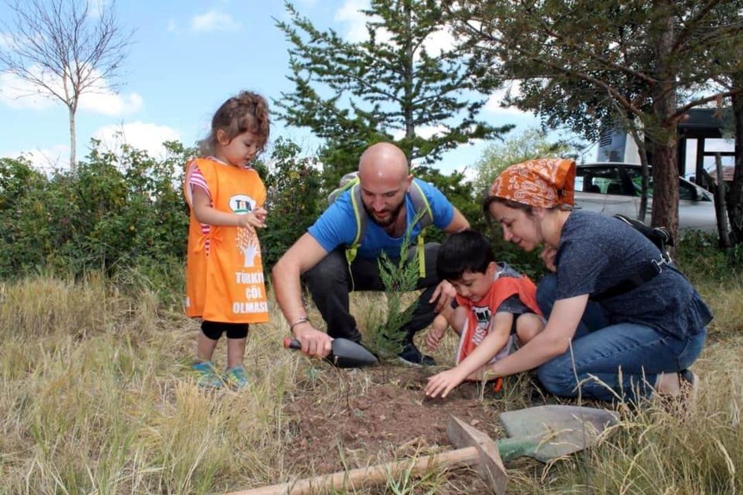 TEMA&rsquo;dan Tomarza&rsquo;ya 250 fidan