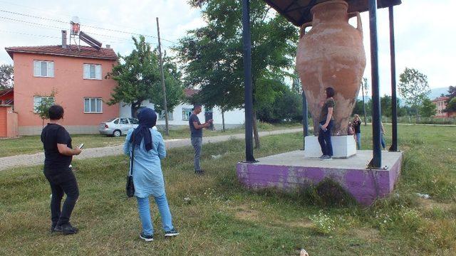 Pazaryeri’nin Çömlekçi köyüne ziyaretçi akını