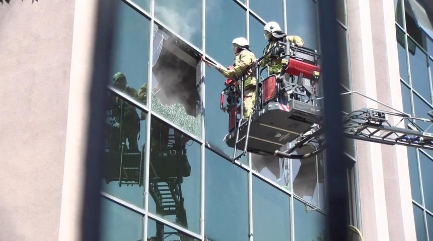 Kağıthane'de fabrikada korkutan yangın