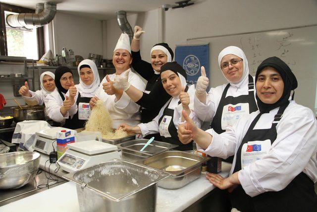 Suriyeli kadınlar, Türk mutfağını öğrenerek meslek sahibi olacak