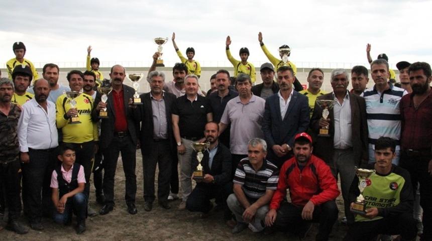 Cirit 100. yıl şampiyonlarına kupa