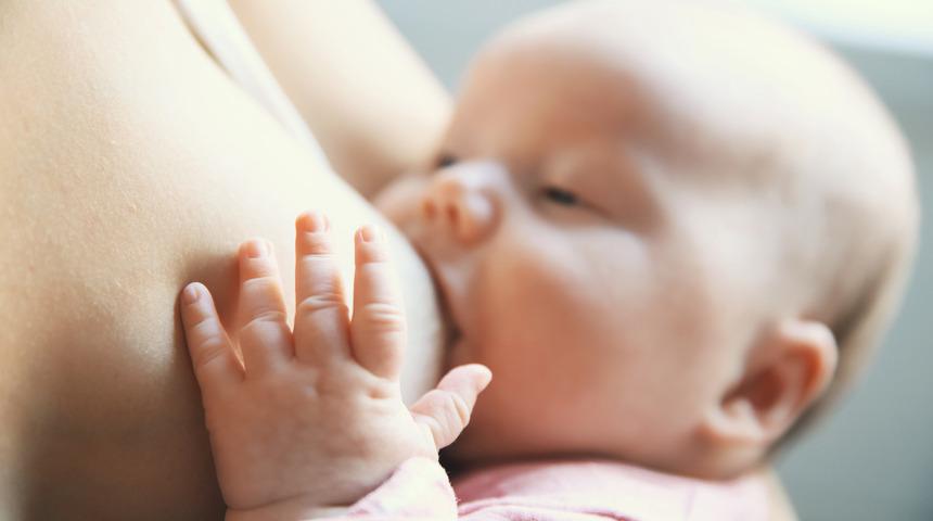 Uzun süreli emzirmenin anne ve bebek için 15 faydası