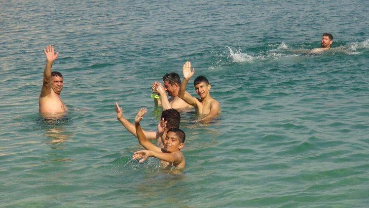 Van Gölü sahilleri Akdeniz ve Ege’yi aratmıyor G3