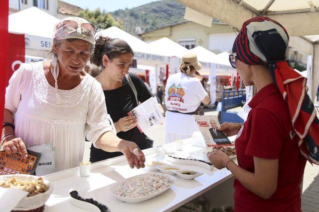 Efeler’in organik lezzetleri Şen Şeftali Festivalinde