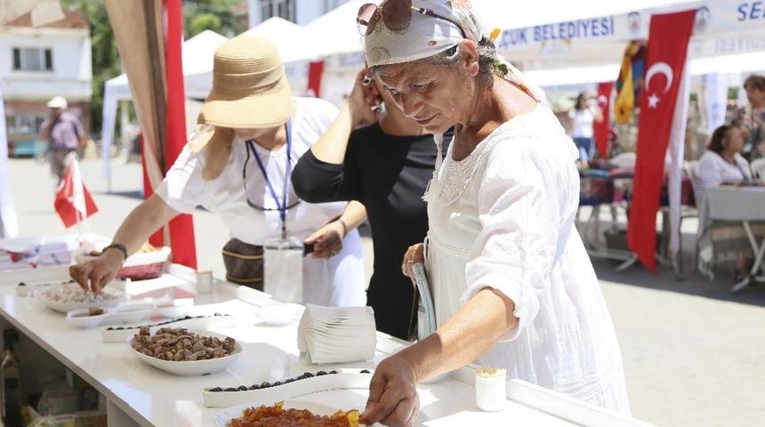 Efeler&rsquo;in organik lezzetleri Şen Şeftali Festivalinde