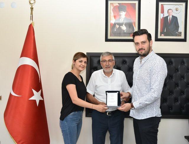 Başkan Bozkurt’a okul müdürü ve öğrencilerden teşekkür