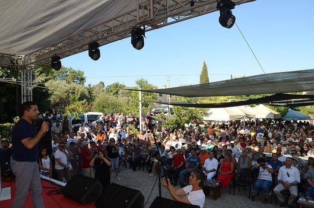 Kuşadası Caferli’de Çiçek Şenliğine büyük ilgi