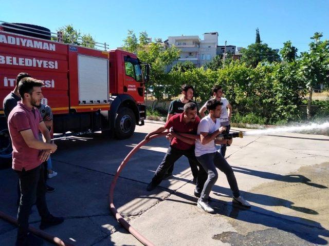 İtfaiyeciler öğrencilere mesleğin inceliğini anlattı 1