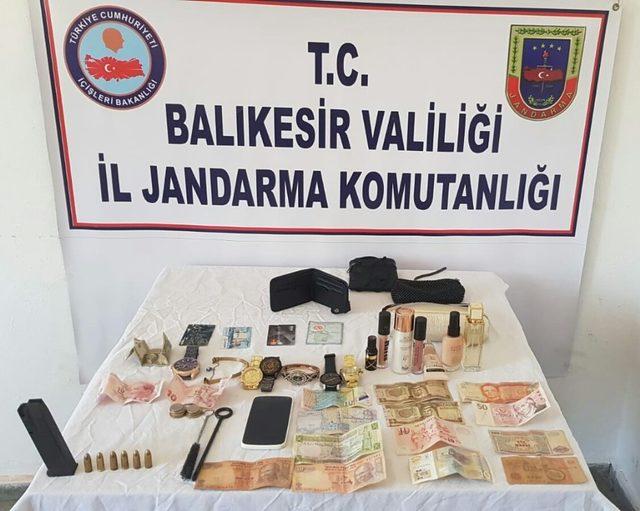 Jandarma ekiplerini peşlerine taktılar