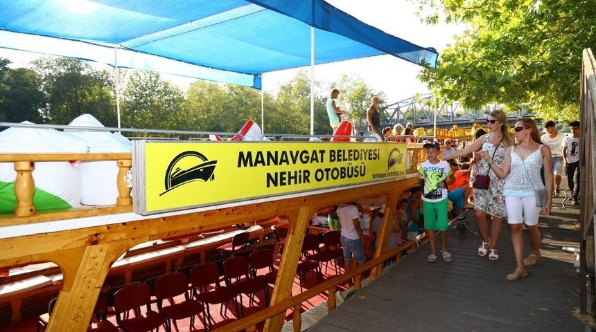 Manavgat Belediyesi&rsquo;nden &uuml;cretsiz nehir otob&uuml;s&uuml; seferi