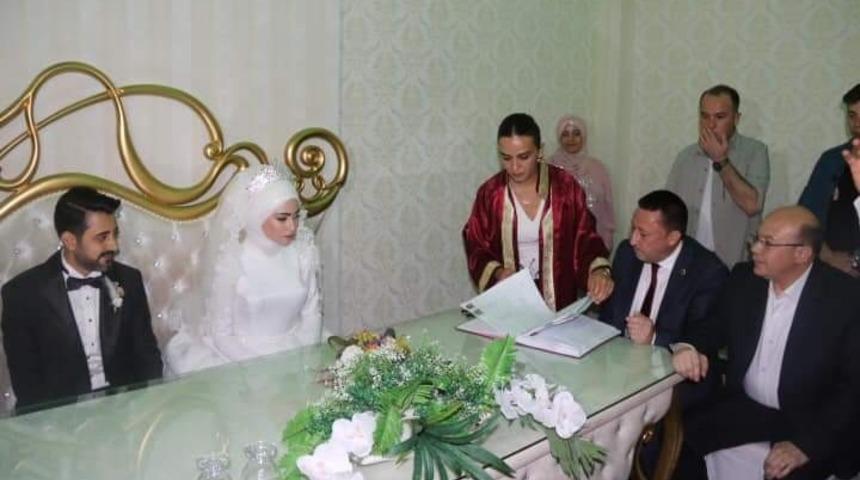 Başkan Beyoğlu nikah şahitliği yaptı