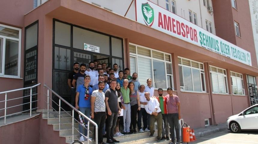 Amed Sportif Faaliyetler y&ouml;netimi taraftarlarla buluştu
