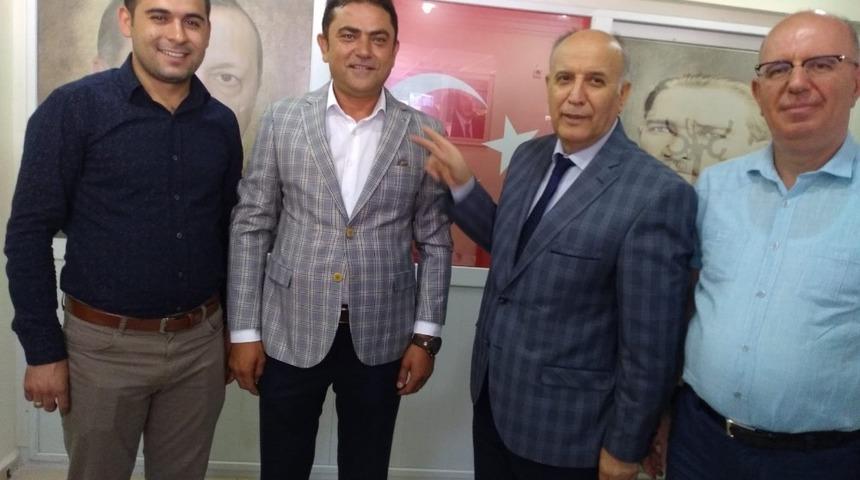 İYİ Partili meclis üyesi istifa edip AK Parti’ye geçti