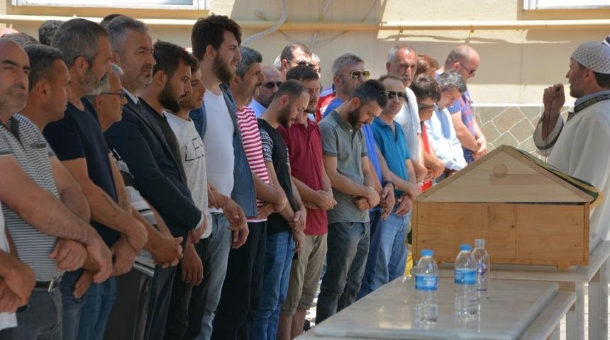 İntihar eden polis memuru toprağa verildi