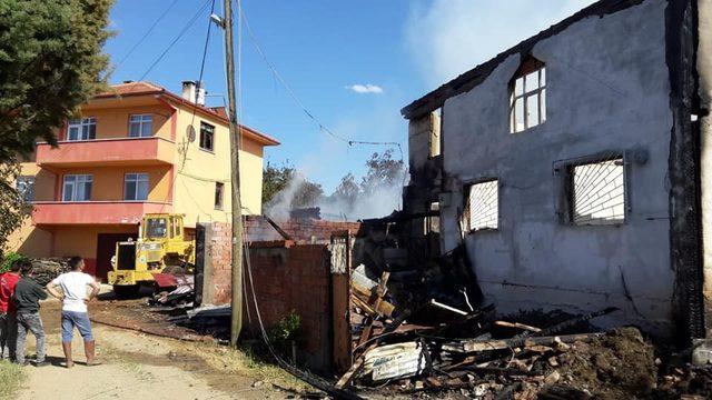 Kızılay’dan Kabalar Köyüne battaniye yardımı