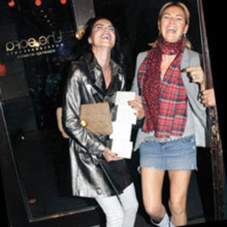 Davete Gelen Telefonu Kaptı