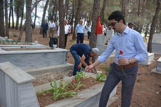 Devre arkadaşları Şehit Yüzbaşı Ülker’in mezarını ziyaret ettiler