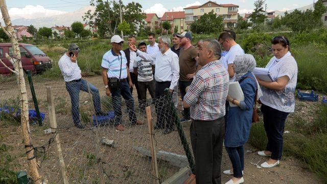 Isparta’da yol ortasındaki ev yıkılarak trafik güvenliği sorunu ortadan kaldırıldı